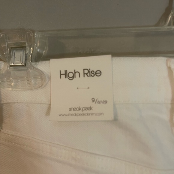 NWT Sneakpeek High Rise 90s Skinny Jeans, White, Distressed. $20.  Super cute!! - Picture 3 of 4